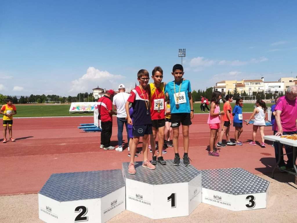 Doce medallas para los atletas de la Escuela de Atletismo CODA-Rincón ...