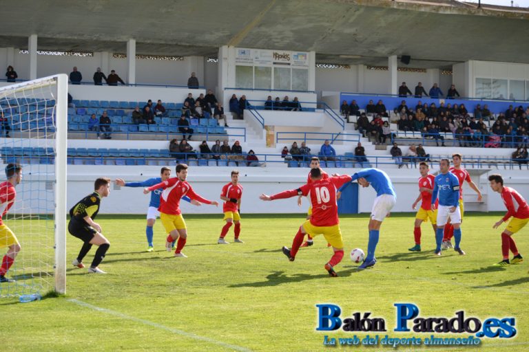 La liga es cosa de dos; el Almansa golea al Puertollano y el Huracán ...